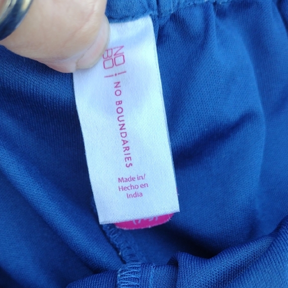 No Boundaries Blue Lace Trim Women Shorts - Picture 6 of 7